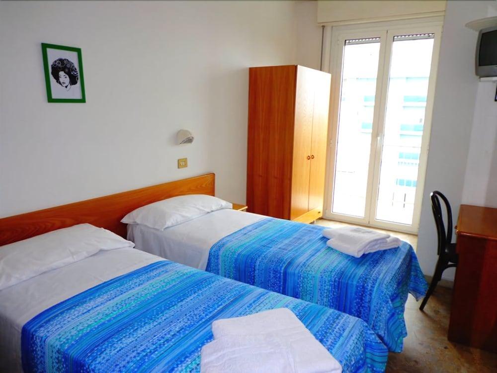 Hotel Santiago ริมินี ภายนอก รูปภาพ