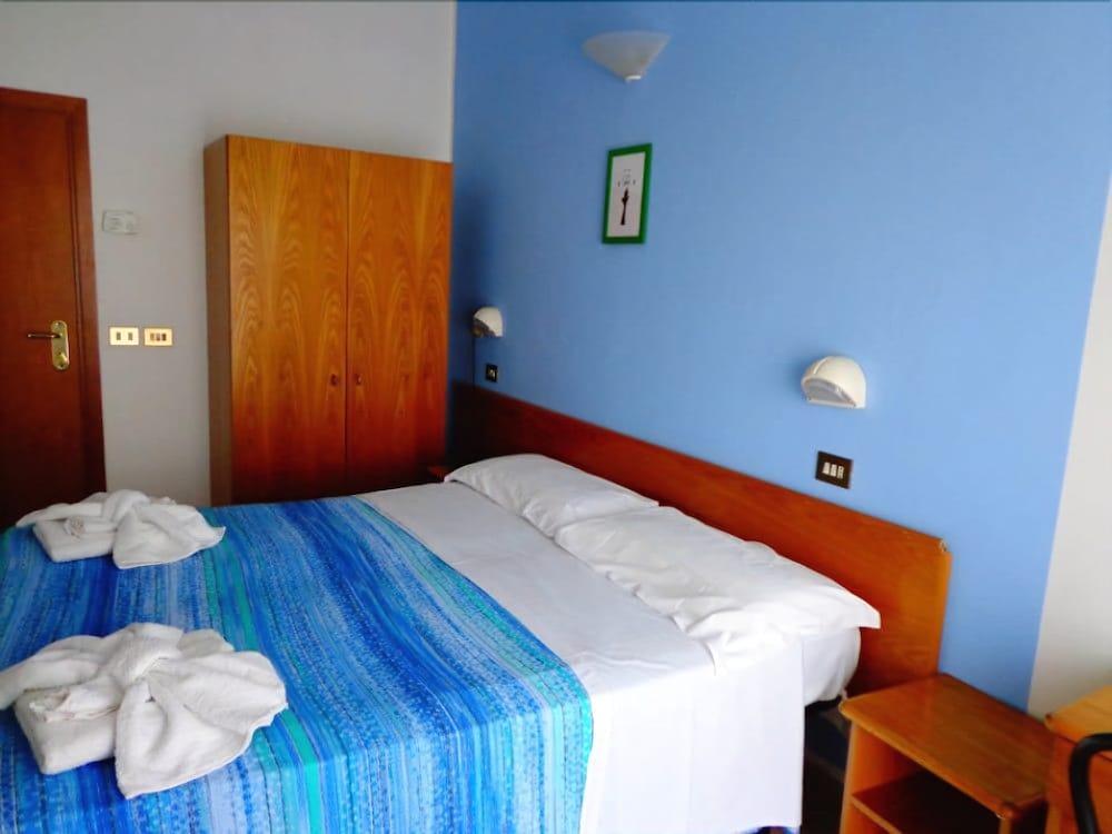Hotel Santiago ริมินี ภายนอก รูปภาพ