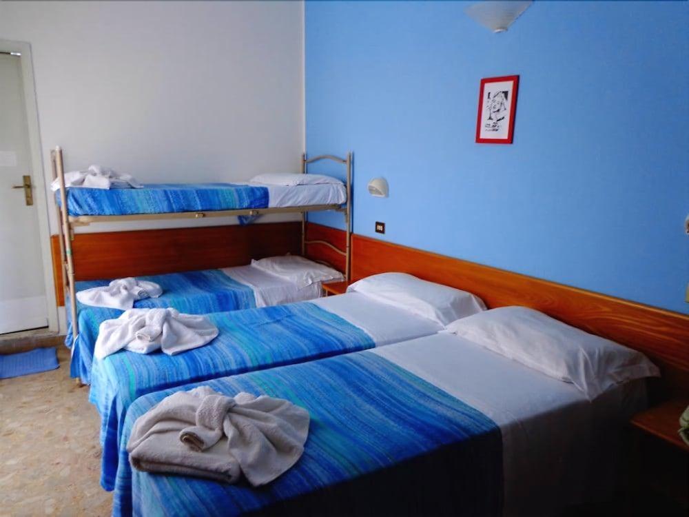 Hotel Santiago ริมินี ภายนอก รูปภาพ